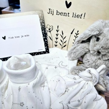 Baby kraamcadeau baby geschenkset koffertje 001